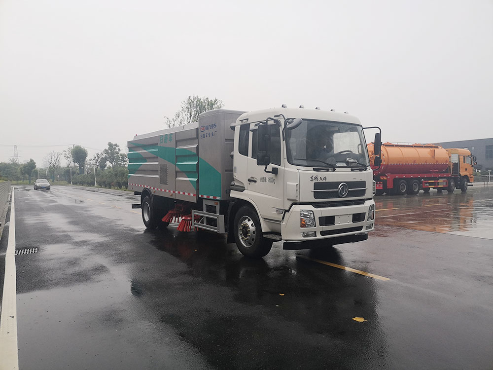 CL5180TSLBEV天錦純電動(dòng)掃路車(chē)